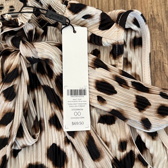 Chico's Pleated Smock Tie-neck Top. NWT. Size 00/xs - Picture 5 of 6
